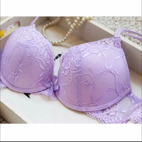 2 sets of lace bra with matching panties - Picture 4 of 8